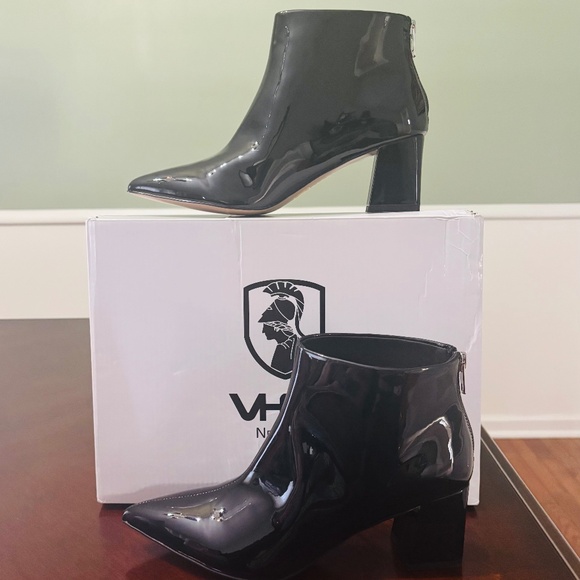 NIB – VHNY Patent Leather Boots – Size 8‎ – Black - Picture 2 of 7